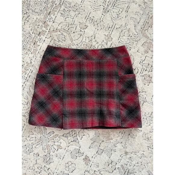 Woolrich Women’s Ruby Plaid Wool Blend Mini Skirt Red Black Size 10 - Picture 1 of 3